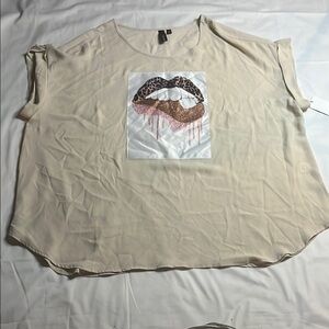 NWT Trende Lip Top